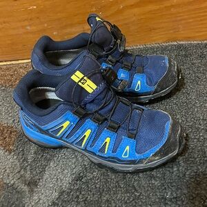 Salomon Kids Size 1 Gortex